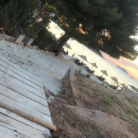 Beach House Ksamil